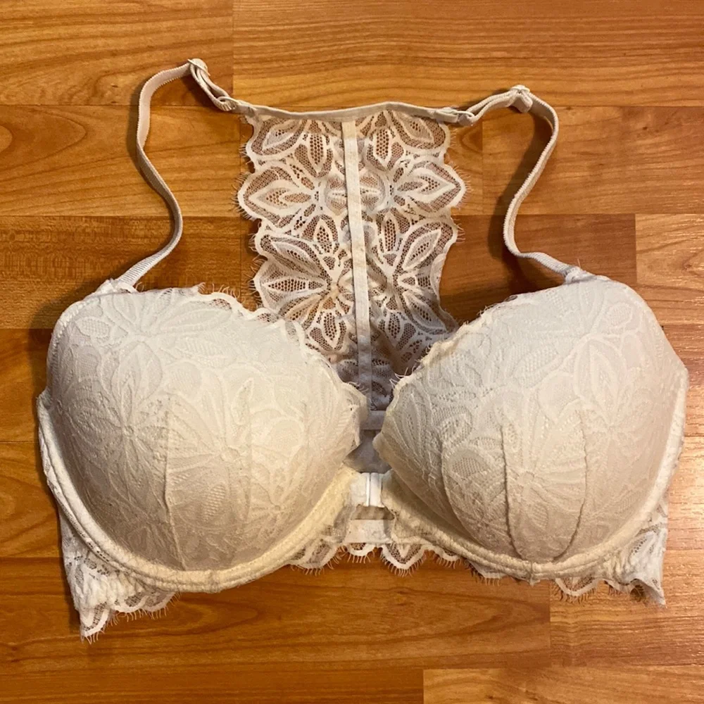 Victoria’s Secret Pink Ivory Lace Front Closure Racerback Bralette 36DD EUC
